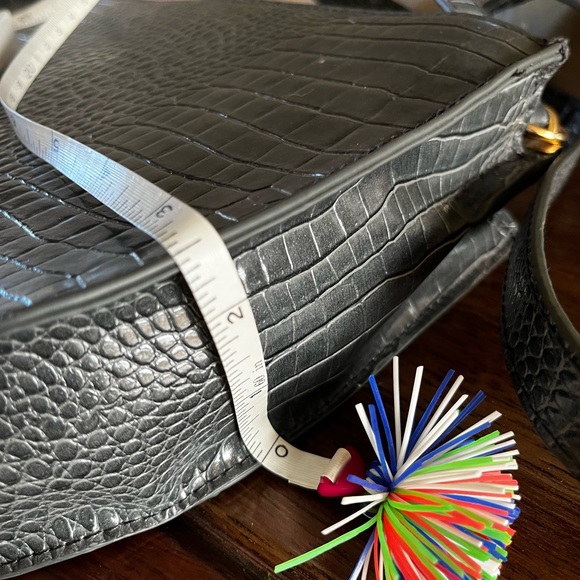 A NEW DAY Gray Croc with Gold Details Crossbody Bag - Picture 5 of 16